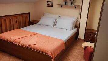 5 bedrooms