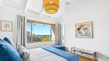 Apartment | 2 bedrooms, iron/ironing board, bed sheets