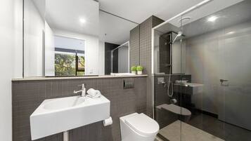 Apartment | Bathroom | Towels, soap