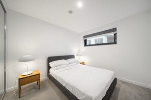 Apartment - Chic Inner-city 2-bed Abode With Pool, Gym & Sauna (Canberra)