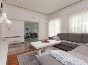 Villa (Villa Ante with Outdoor Pool) | Living room | 32-inch flat-screen TV with satellite channels, foosball, table tennis - Beautiful Haven Villas (Imotski)