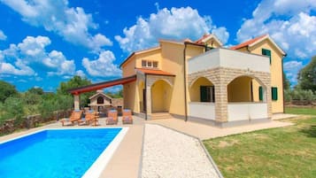 Biệt thự (Four Bedroom Villa with the pool) | Ngoại thất