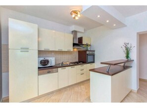 Villa (Four Bedroom Villa with the pool) | Eigene Küche