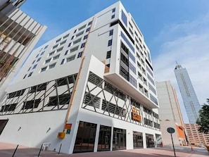Exterior - Urban Panda Hostel World Trade Centre (Dubai)