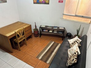 Interior - Centrally located building perfect for tours with all services and amenities. (Cusco)