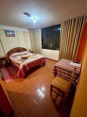 8 bedrooms, WiFi, bed sheets