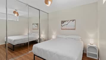 Apartment | 1 bedroom, iron/ironing board, bed sheets