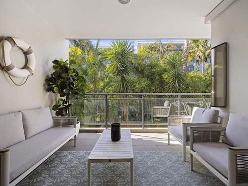 Bright 2-bed Apartment Near Narrabeen Beach