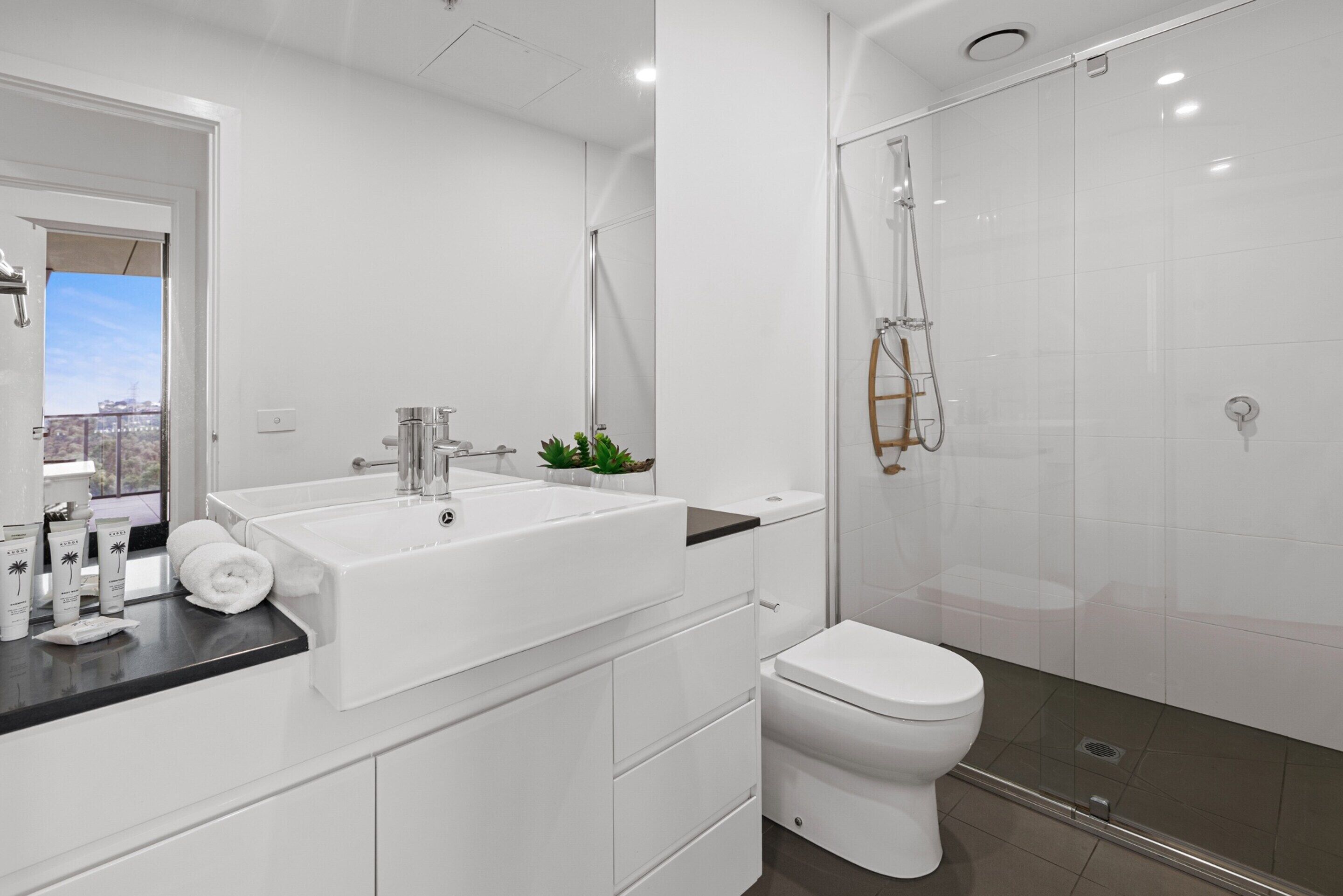 Apartment | Badezimmer | Haartrockner, Handtücher, Seife, Shampoo