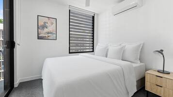 Apartment | 2 bedrooms, iron/ironing board, bed sheets