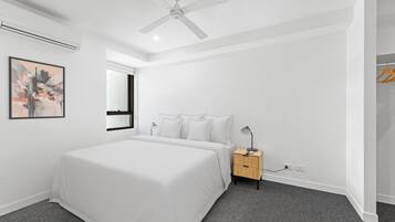 Departamento | 2 habitaciones, tabla de planchar con plancha y ropa de cama