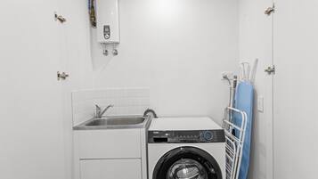 Căn hộ | Phòng tắm | Khăn tắm, xà phòng, giấy vệ sinh