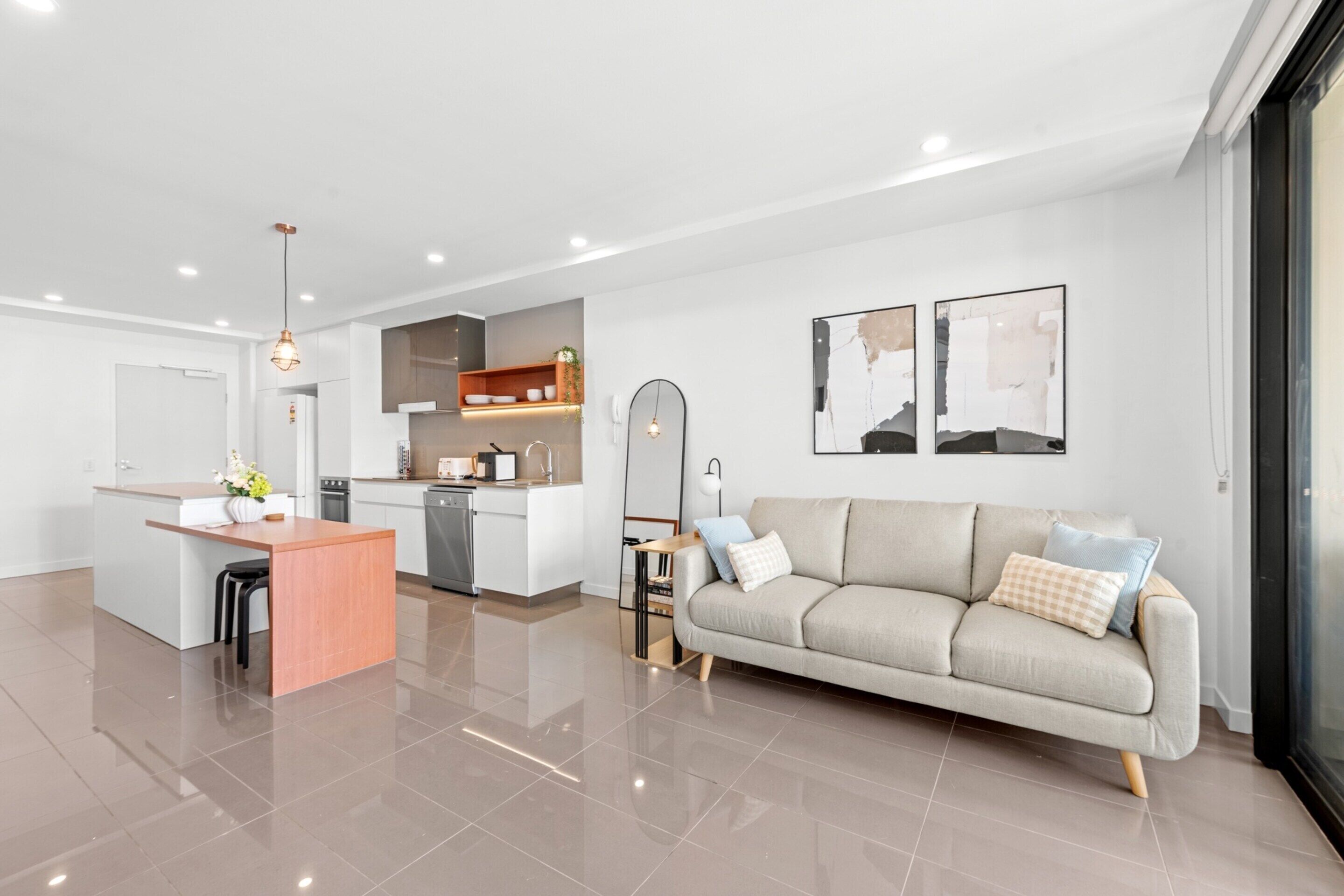 Apartment | Living room | Flat-screen TV