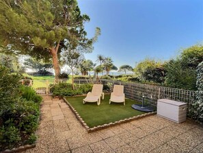 Terrace/patio - T2 Vue Mer - Accès Plage Direct (La Londe-les-Maures)