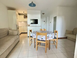 TV - T2 Vue Mer - Accès Plage Direct (La Londe-les-Maures)