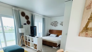 Ảnh chưa phân loại, 3 trong số 18 ảnh, nút