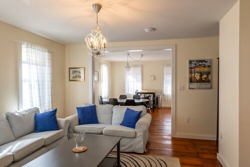 Cozy Condo in Downtown Ludlow | Walk to Dining