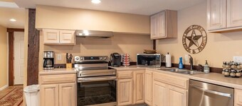 Fore Seasons Retreat - Lake & Golf Retreat at Eagle Pointe