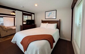 6 bedrooms, iron/ironing board, free WiFi, bed sheets