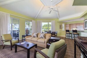 Cribs/infant beds - Shell Vacations Club Holua Resort at the Mauna Loa Village (Kahaluu-Keauhou)