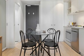 Apartment | Dining - Charming 1-bed Apartment With a Balcony (Melbourne)