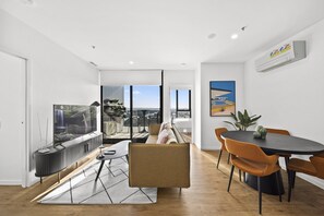Apartment | Dining - Refined 2-bed With Luxurious Building Amenities (Canberra)