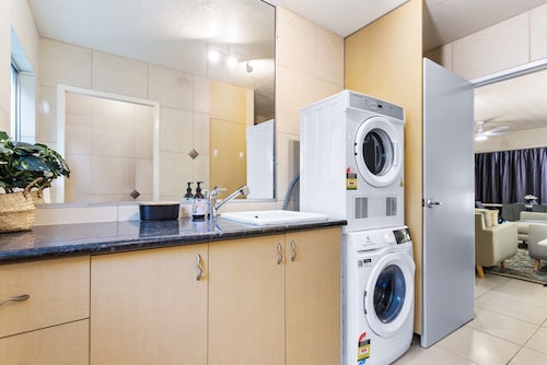 Family-friendly Stay Walk to Beach & Parks