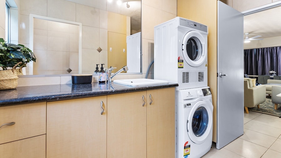 Family-friendly Stay Walk to Beach & Parks