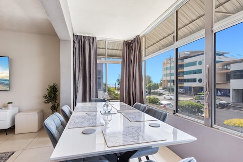 Family-friendly Stay Walk to Beach & Parks