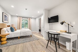 4 bedrooms, desk, iron/ironing board, free WiFi