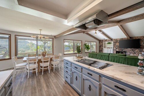 Main Ranch House - Great for Hosting!