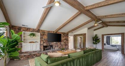 Main Ranch House - Great for Hosting!