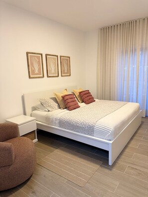 2 bedrooms, iron/ironing board, free WiFi, bed sheets