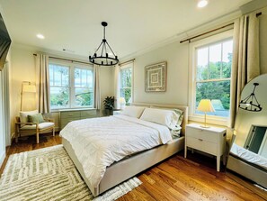 4 soverom, strykejern/-brett, wi-fi (inkludert) og sengetøy