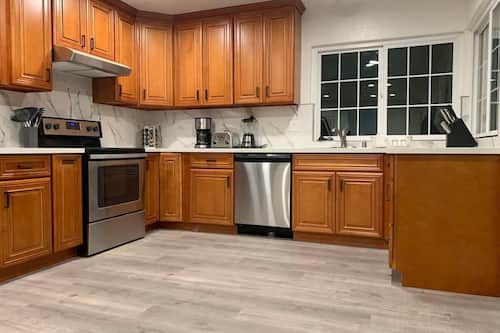 Maison (4 Bedrooms) | Cuisine privée | Four à micro-ondes, un four, cafétière à espresso, cafetière-théière
