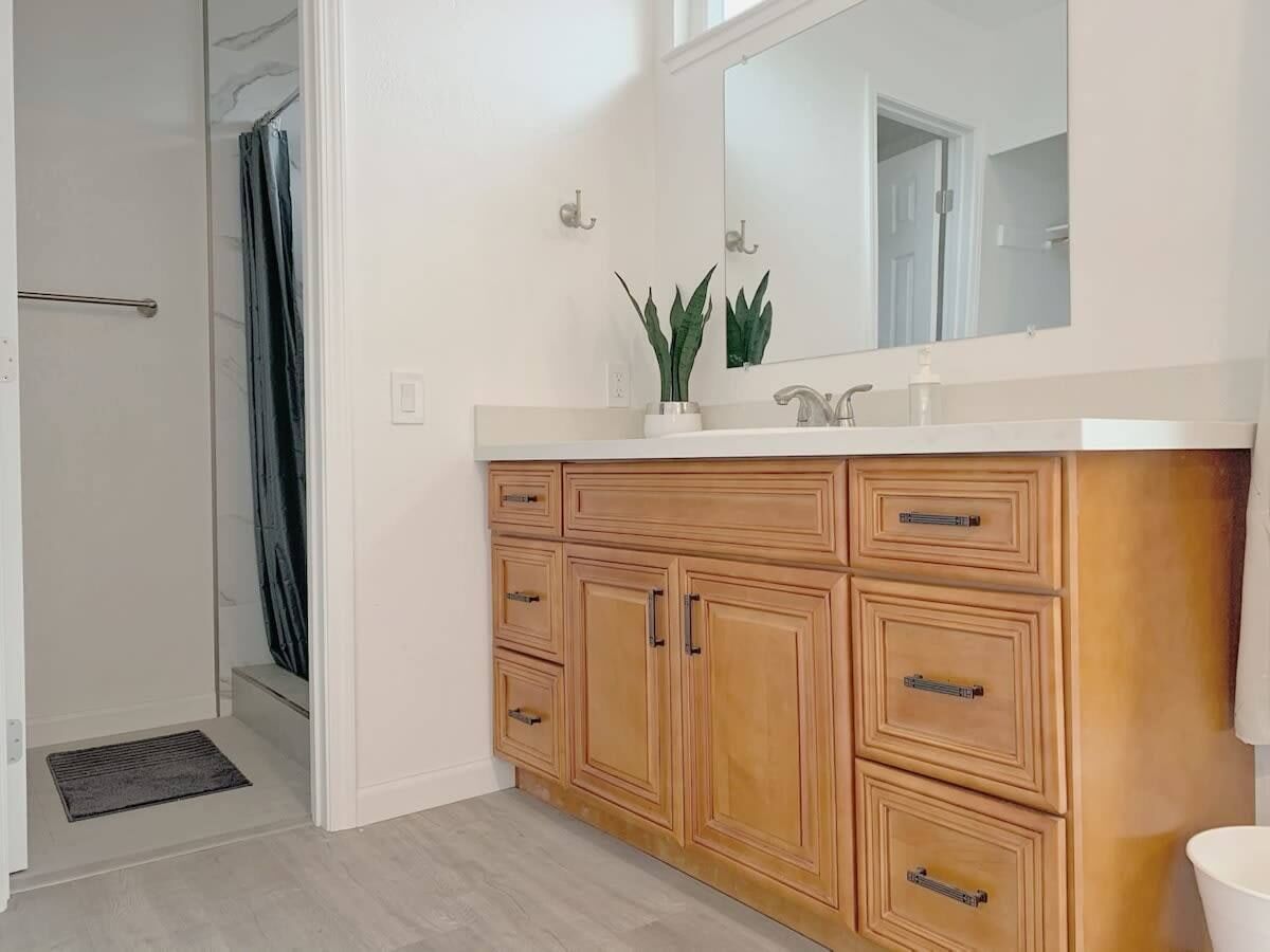 House (4 Bedrooms) | Bathroom | Hair dryer, towels, soap, shampoo