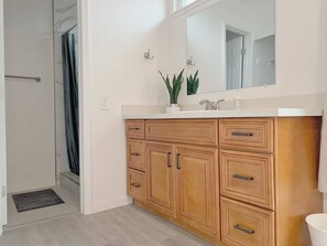 House (4 Bedrooms) | Bathroom