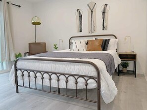 Maison (4 Bedrooms) | 4 chambres, fer et planche à repasser, draps fournis