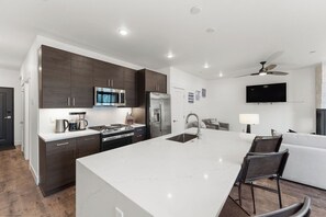 Unclassified image, 3 of 14, button