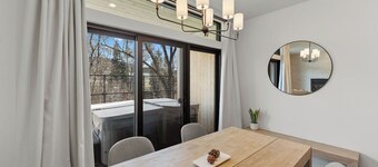 Hot tub, steam shower, 2-bed 2-bath on the Blue River. Ski Basin/Keystone/Copper