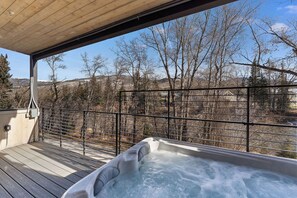 Unclassified image, 5 of 14, button