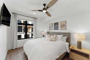 Unclassified image, 5 of 14, button