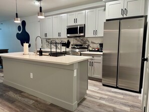 Micro-ondas, fogão, cooktop, lava-louças