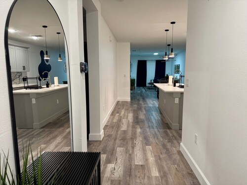 Charming 4-bedroom house in Deltona with AC