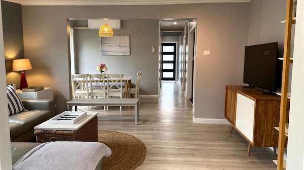 TV - Coastal Retreat on Hazel - Kalimna (Kalimna)