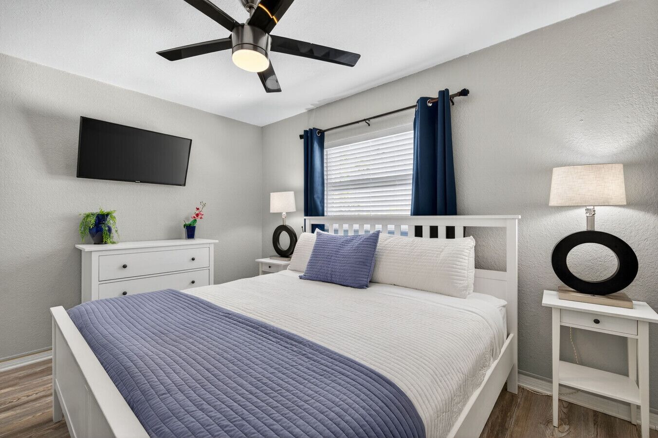 1 chambre, fer et planche à repasser, Wi-Fi, draps fournis