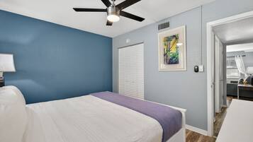 1 habitación, tabla de planchar con plancha, wifi y ropa de cama