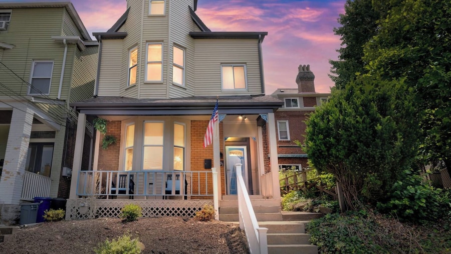 Pittsburg Game Day Getaway