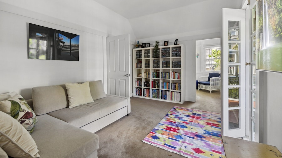 Poolside Stay - Close to Taronga Zoo & Luna Park