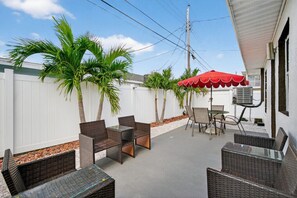 تناول الطعام بالخارج